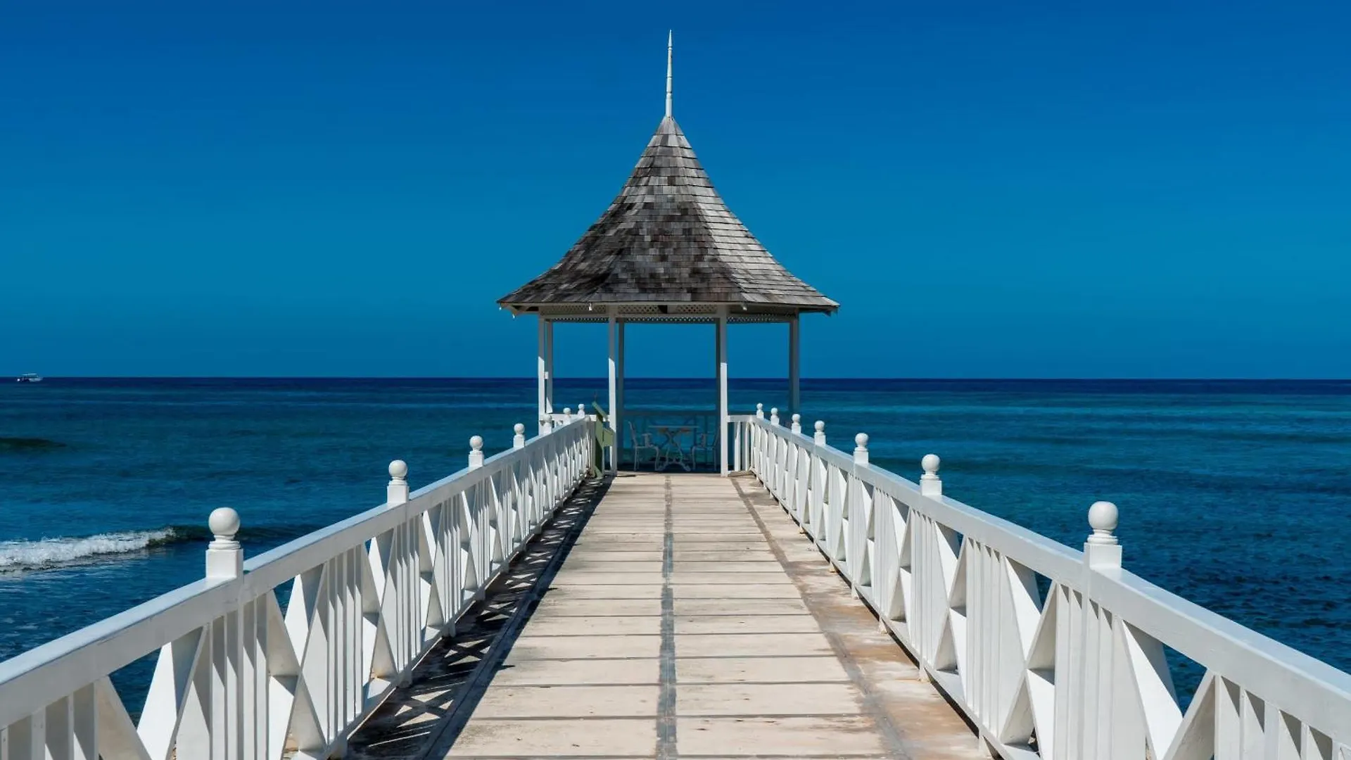 Hospitality Expert Bts 1 - Pool Beach & Chef Montego Bay 0*,