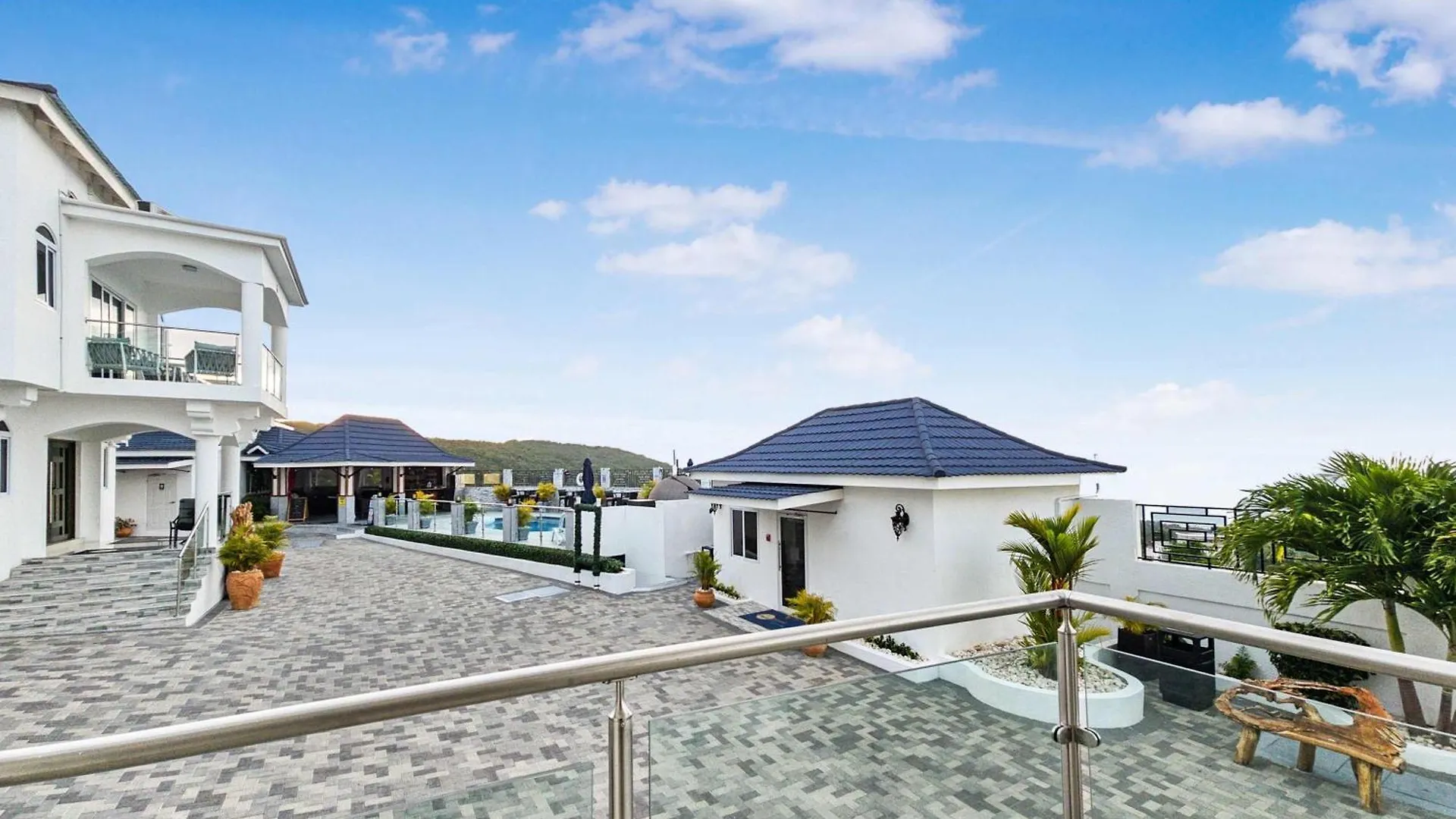 Hospitality Expert Bts 1 - Pool Beach & Chef Montego Bay
